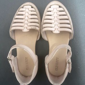 Blush pink girls old navy sandals.